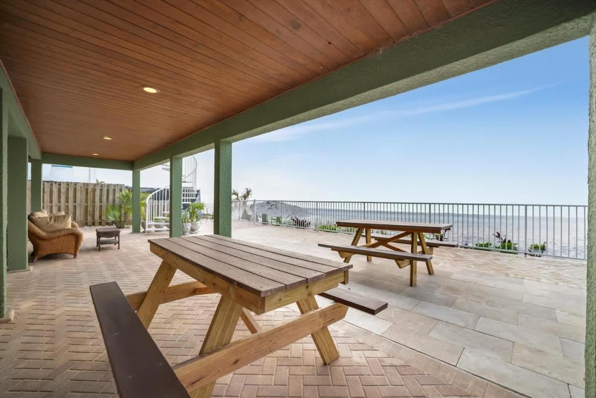 Stones Throw Beachside Bungalow #1 On The Beach Clearwater Beach Exteriér fotografie